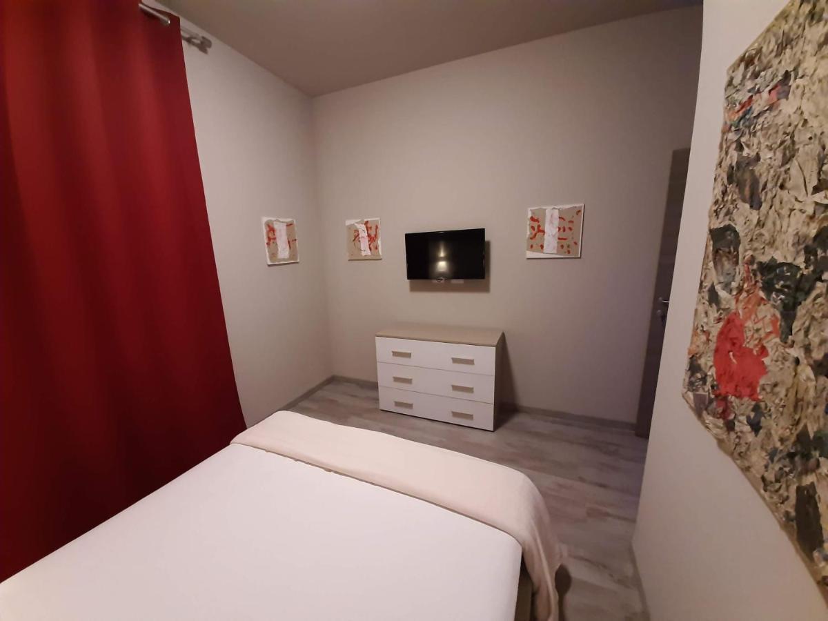 Hotel & Ristorante L'Angoletto In Selci Selci  エクステリア 写真