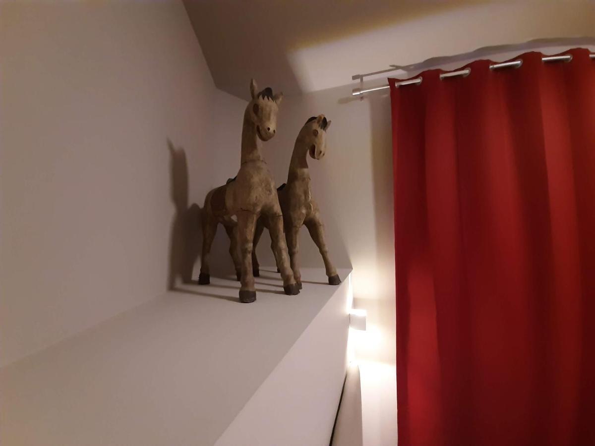 Hotel & Ristorante L'Angoletto In Selci Selci  エクステリア 写真